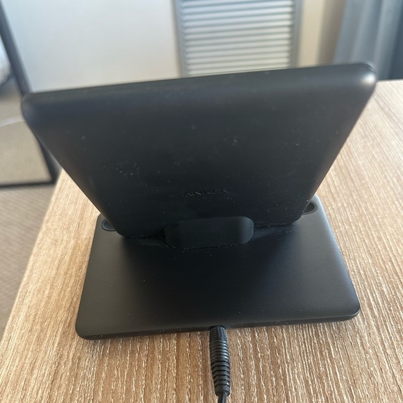 Anker Wireless Kindle Standing Charger - Picture 3 of 4